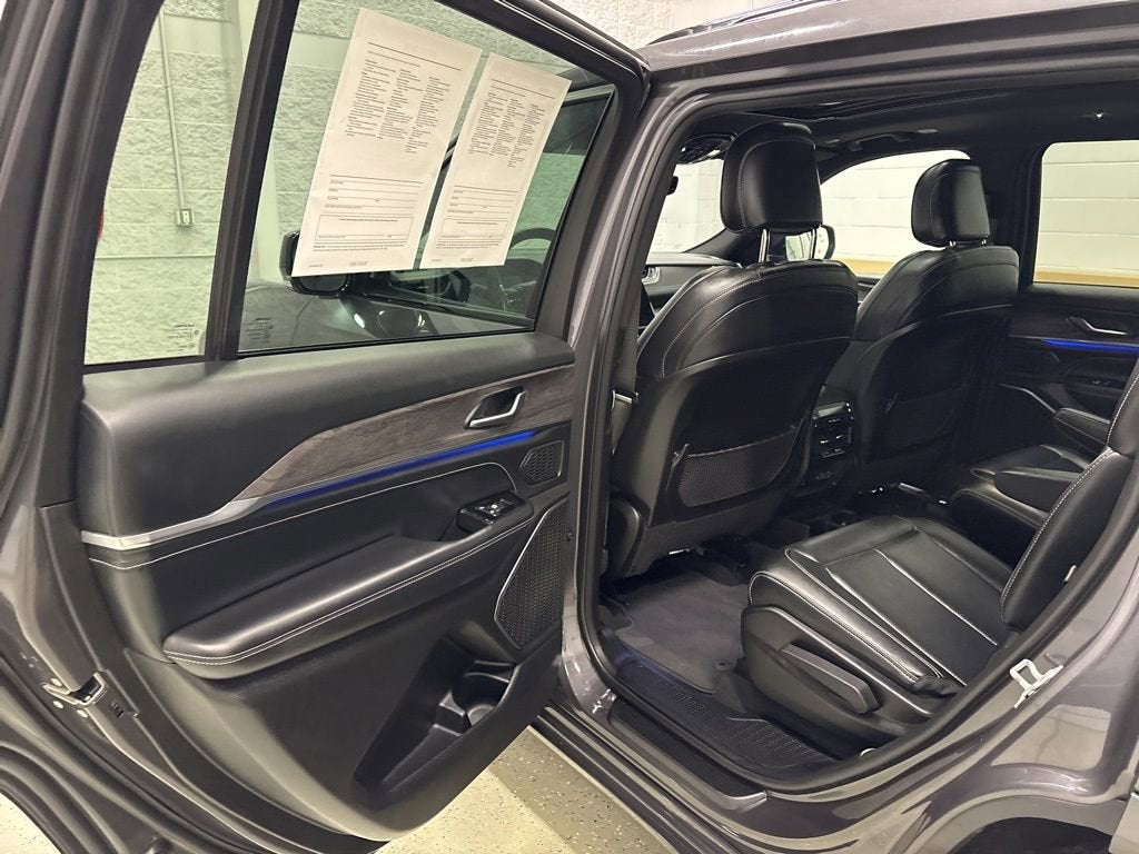 2023 Jeep Grand Cherokee L Overland 4x4