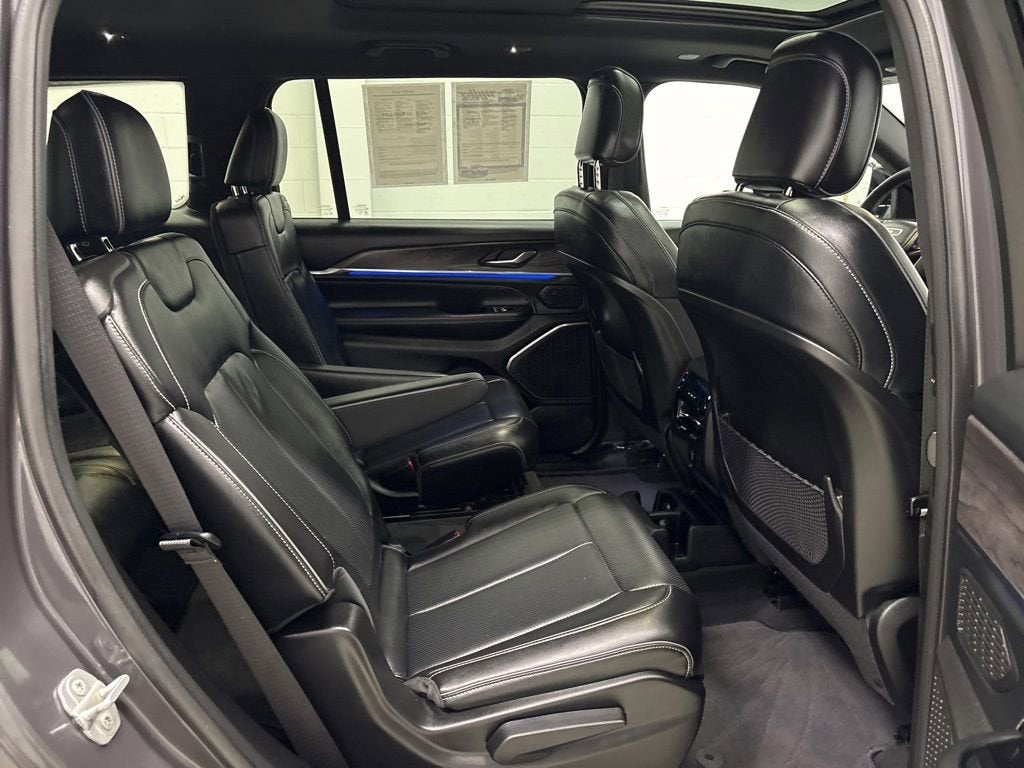2023 Jeep Grand Cherokee L Overland 4x4