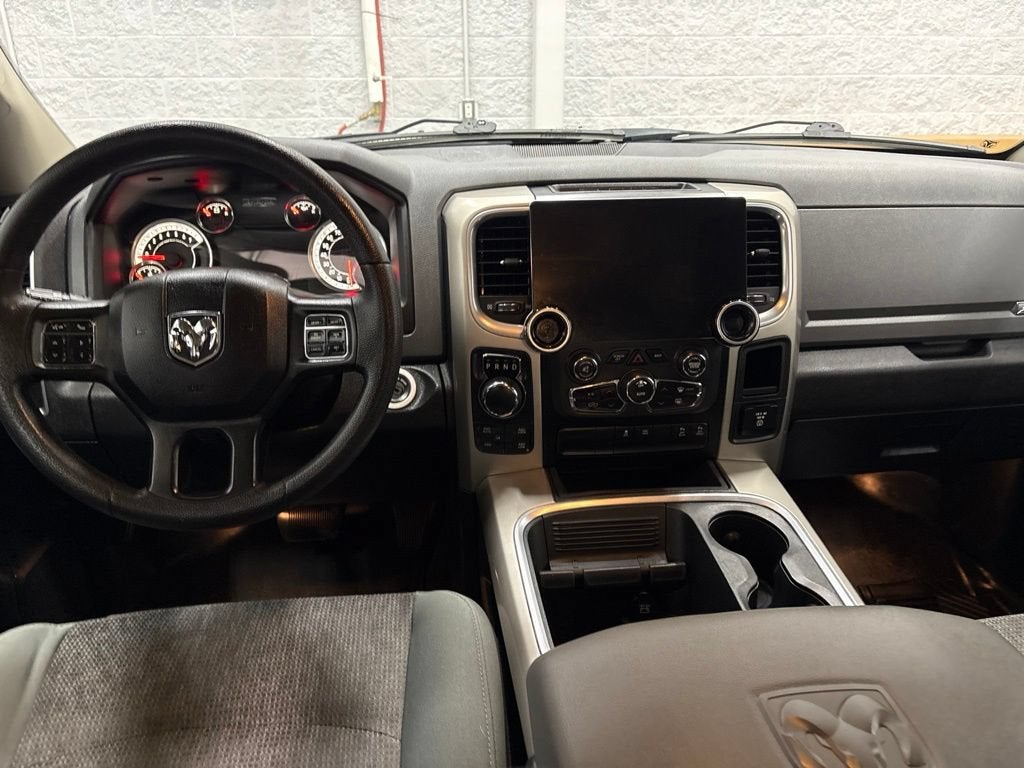 2017 RAM 1500 Big Horn Crew Cab 4x4 5'7" Box