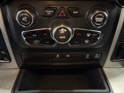 2017 RAM 1500 Big Horn Crew Cab 4x4 5'7" Box