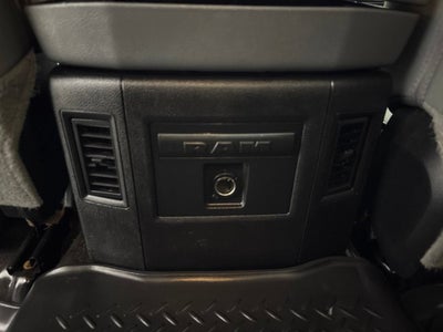 2017 RAM 1500 Big Horn Crew Cab 4x4 5'7" Box