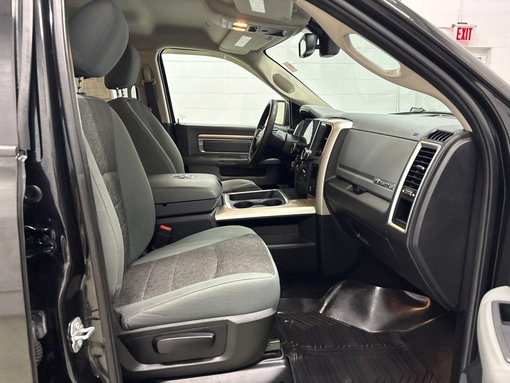 2017 RAM 1500 Big Horn Crew Cab 4x4 5'7" Box