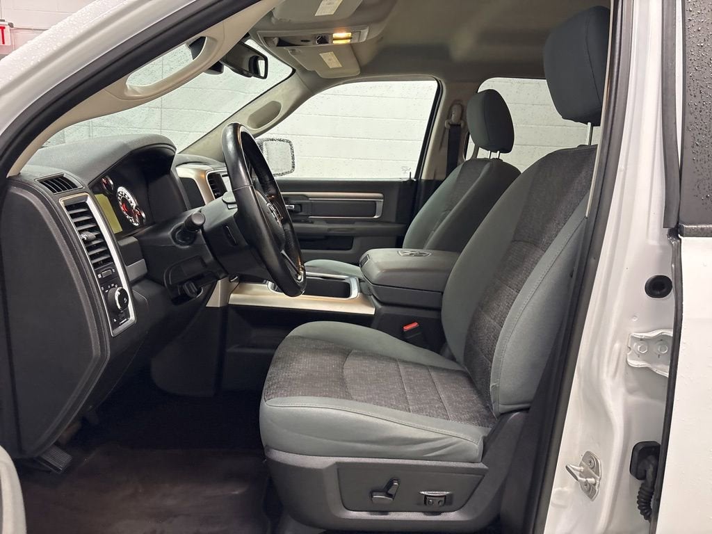 2017 RAM 1500 Big Horn Crew Cab 4x4 5'7" Box