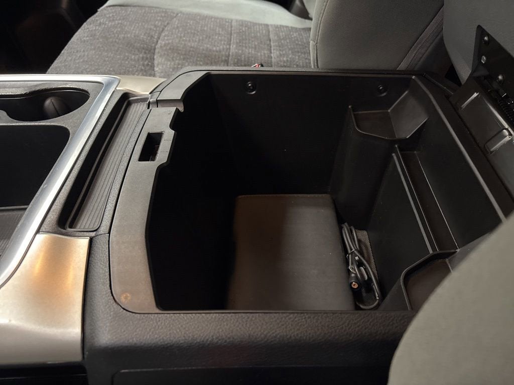 2017 RAM 1500 Big Horn Crew Cab 4x4 5'7" Box