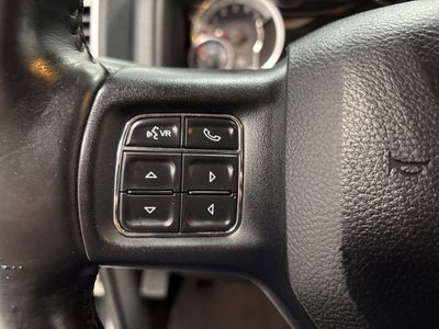 2017 RAM 1500 Big Horn Crew Cab 4x4 5'7" Box