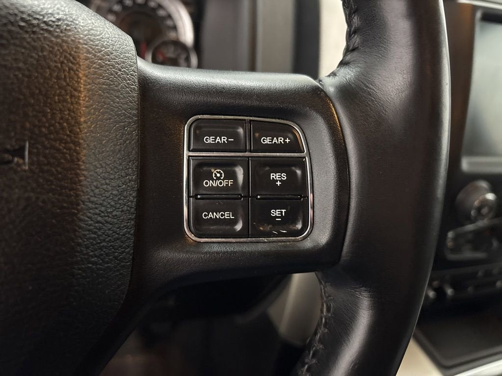 2017 RAM 1500 Big Horn Crew Cab 4x4 5'7" Box