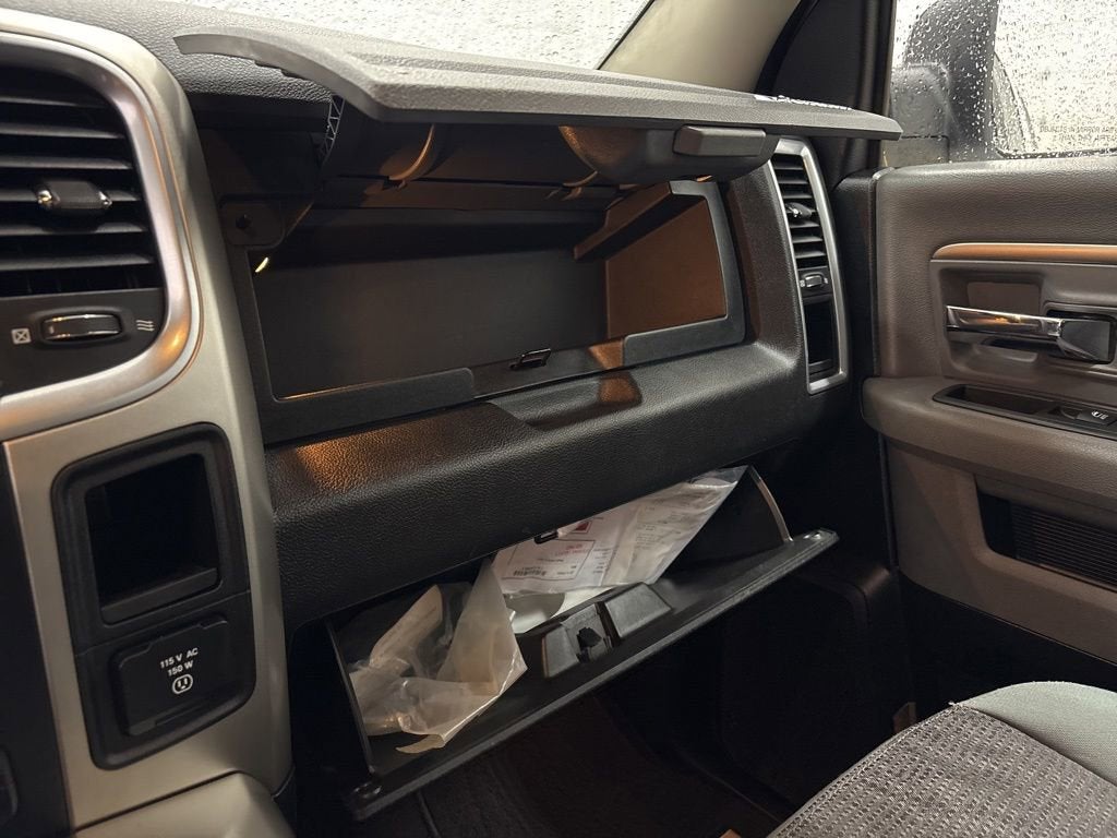 2017 RAM 1500 Big Horn Crew Cab 4x4 5'7" Box