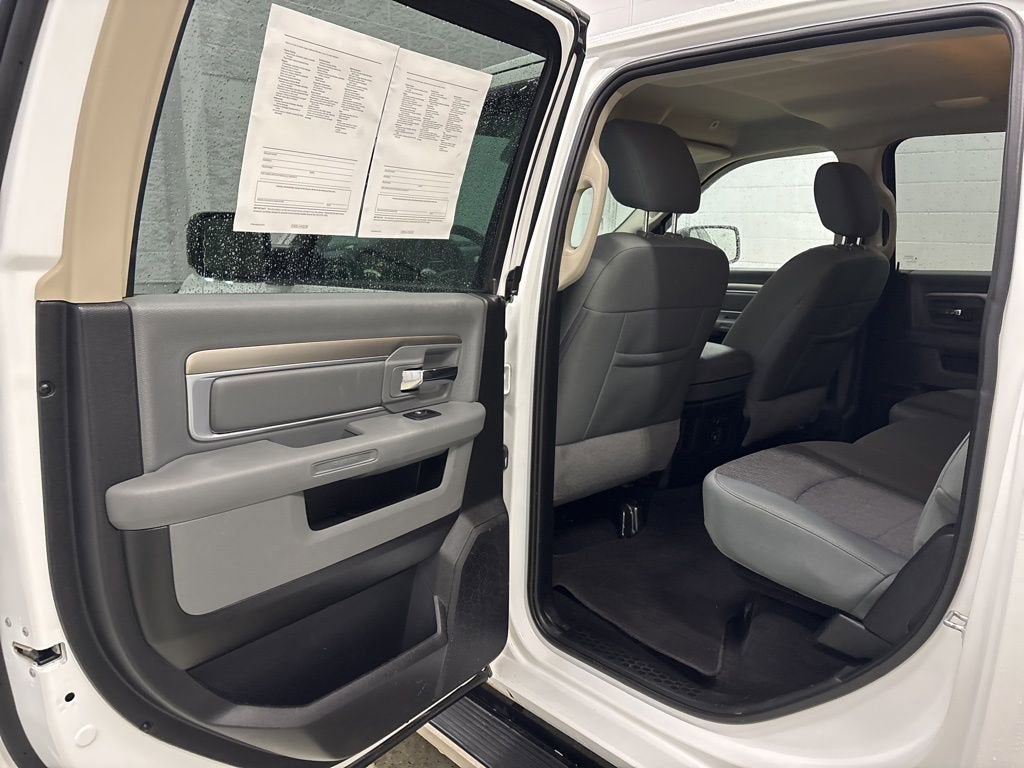 2017 RAM 1500 Big Horn Crew Cab 4x4 5'7" Box