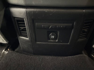 2017 RAM 1500 Big Horn Crew Cab 4x4 5'7" Box