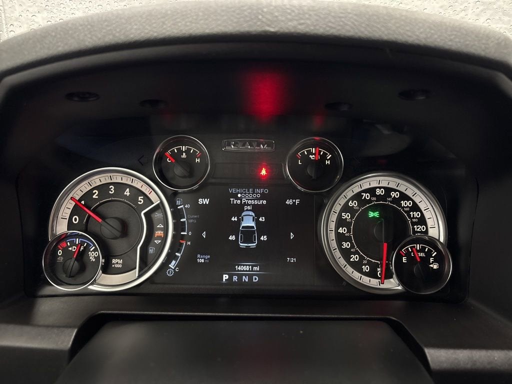 2017 RAM 1500 Big Horn Crew Cab 4x4 5'7" Box