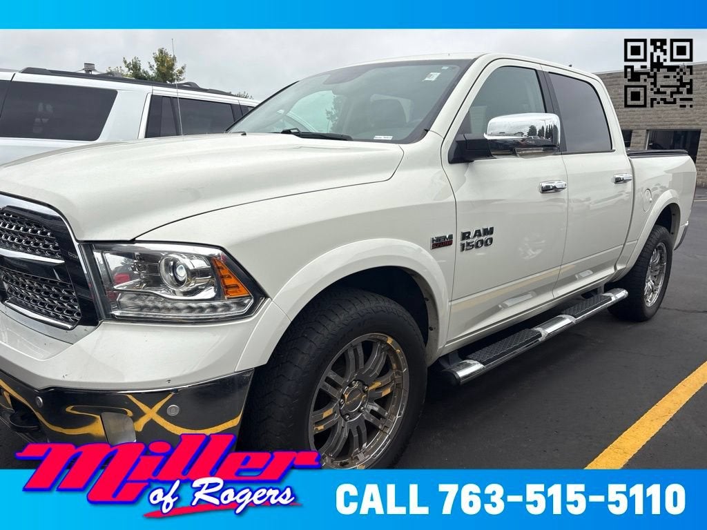 2017 RAM 1500 Laramie Crew Cab 4x4 5'7" Box