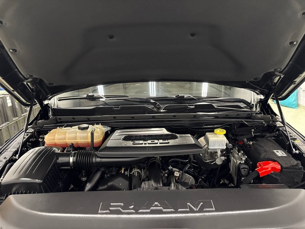 2022 RAM 1500 Big Horn Crew Cab 4x4 5'7" Box