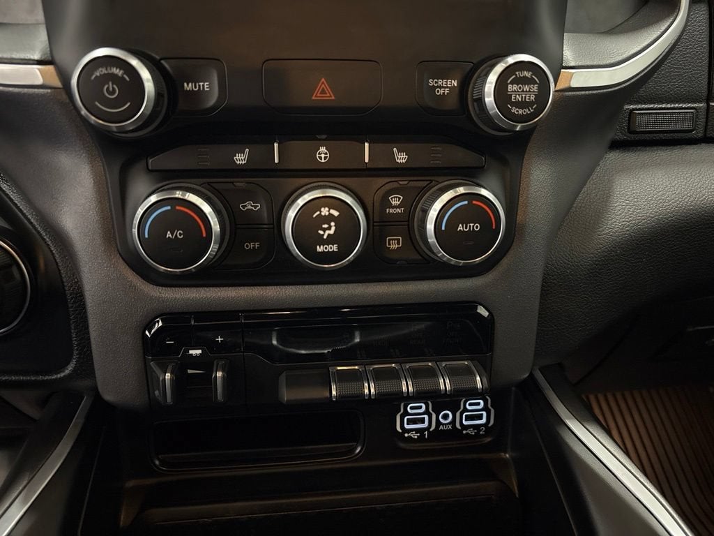 2022 RAM 1500 Big Horn Crew Cab 4x4 5'7" Box