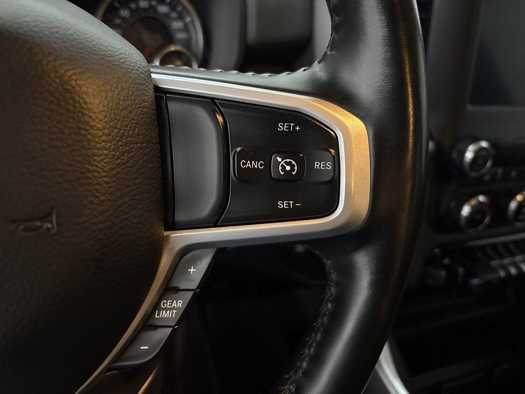 2022 RAM 1500 Big Horn Crew Cab 4x4 5'7" Box