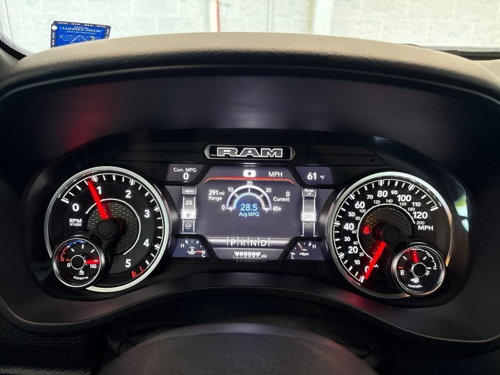 2022 RAM 1500 Big Horn Crew Cab 4x4 5'7" Box