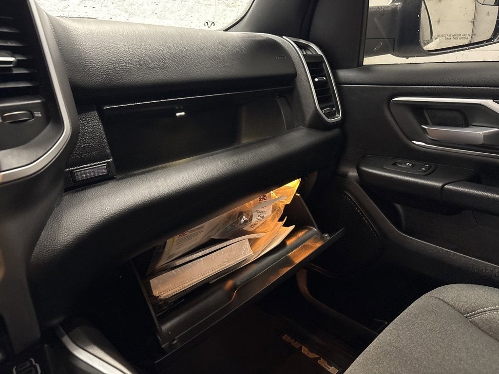 2020 RAM 1500 Big Horn Crew Cab 4x4 5'7" Box