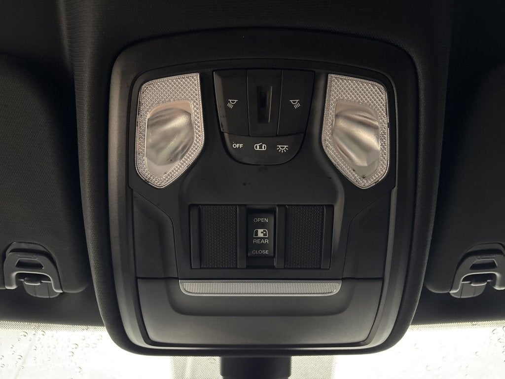 2020 RAM 1500 Big Horn Crew Cab 4x4 5'7" Box