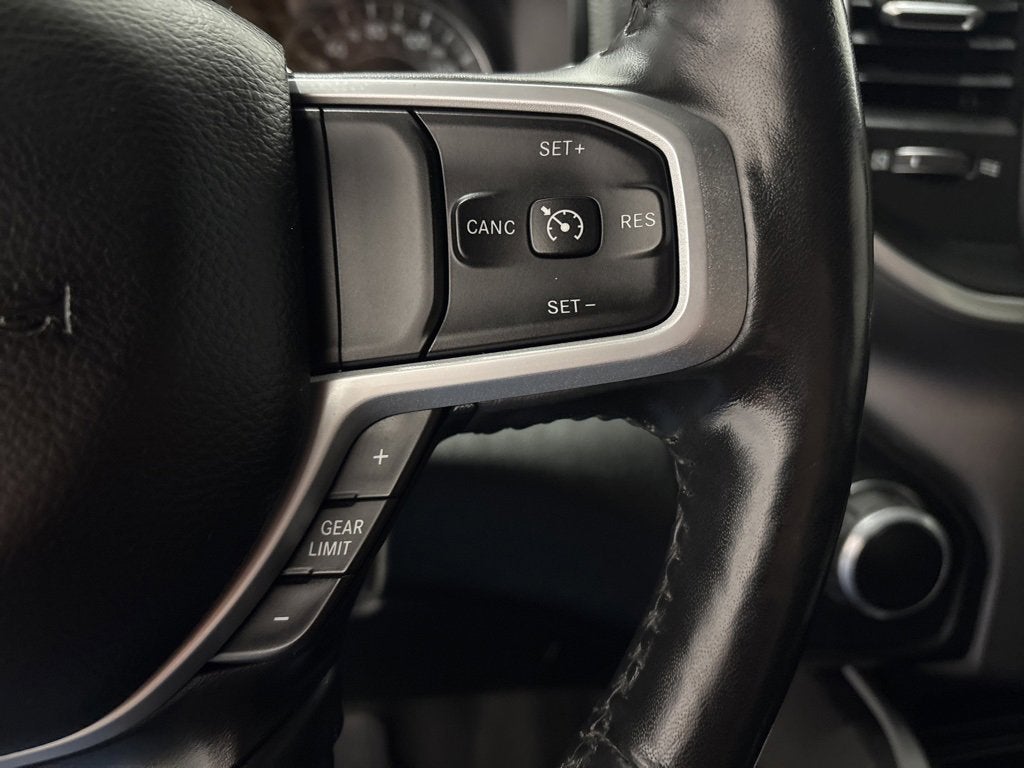 2020 RAM 1500 Big Horn Crew Cab 4x4 5'7" Box