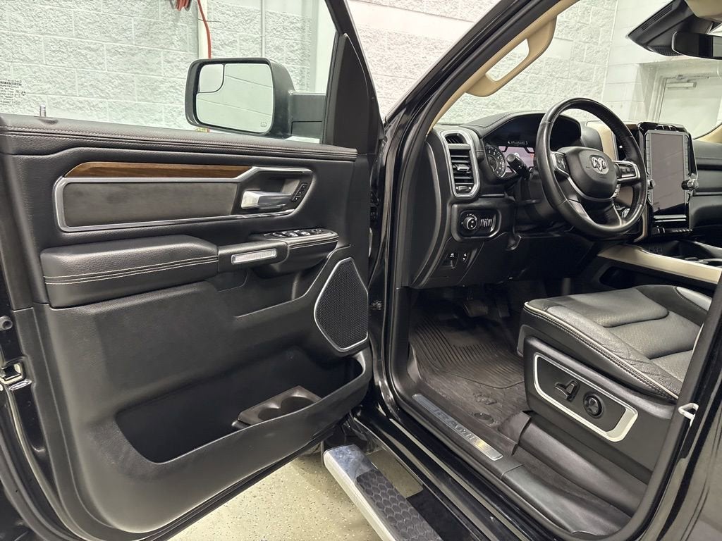 2021 RAM 1500 Laramie Crew Cab 4x4 5'7" Box