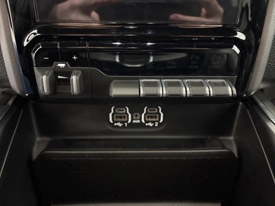 2023 RAM 1500 Laramie Crew Cab 4x4 5'7" Box