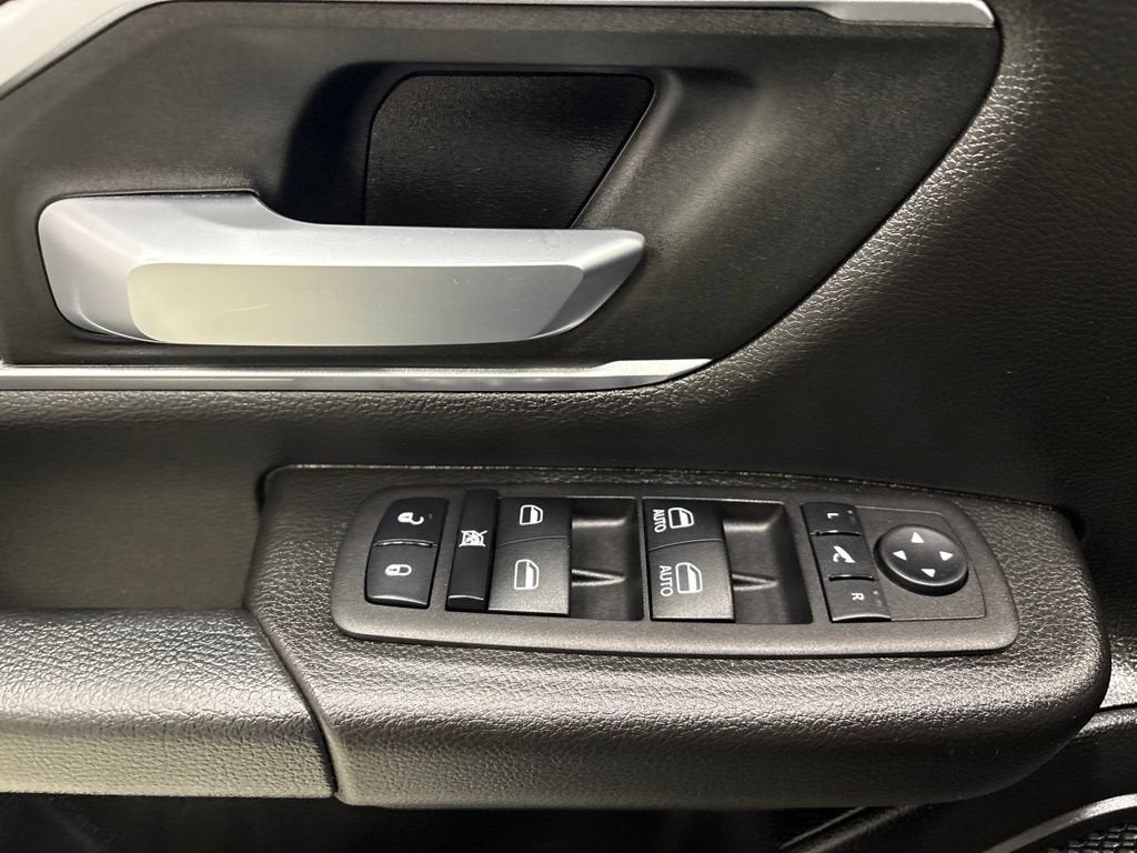 2023 RAM 1500 Big Horn Crew Cab 4x4 6'4" Box