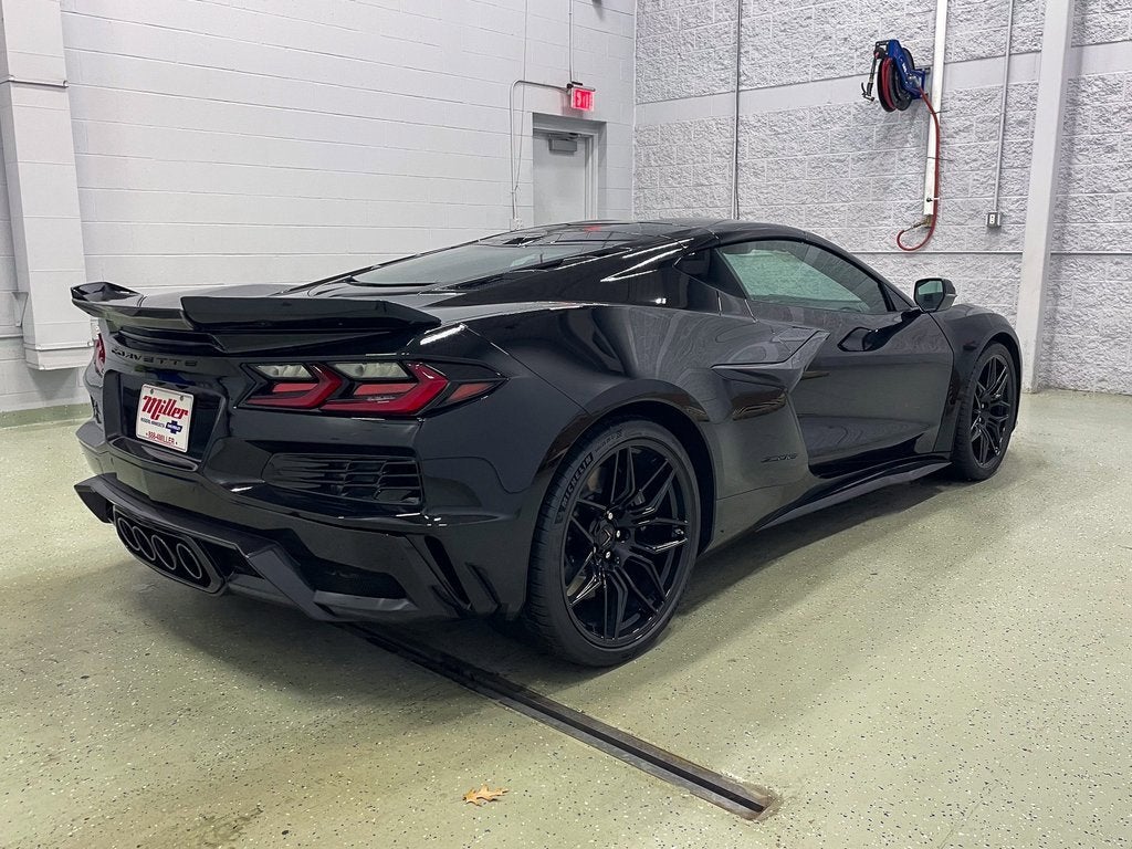 2025 Chevrolet Corvette Z06 1LZ Coupe RWD