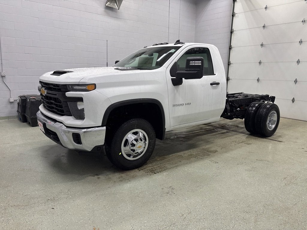 2026 Chevrolet Silverado 3500 HD Chassis Cab Work Truck Regular Cab 4WD