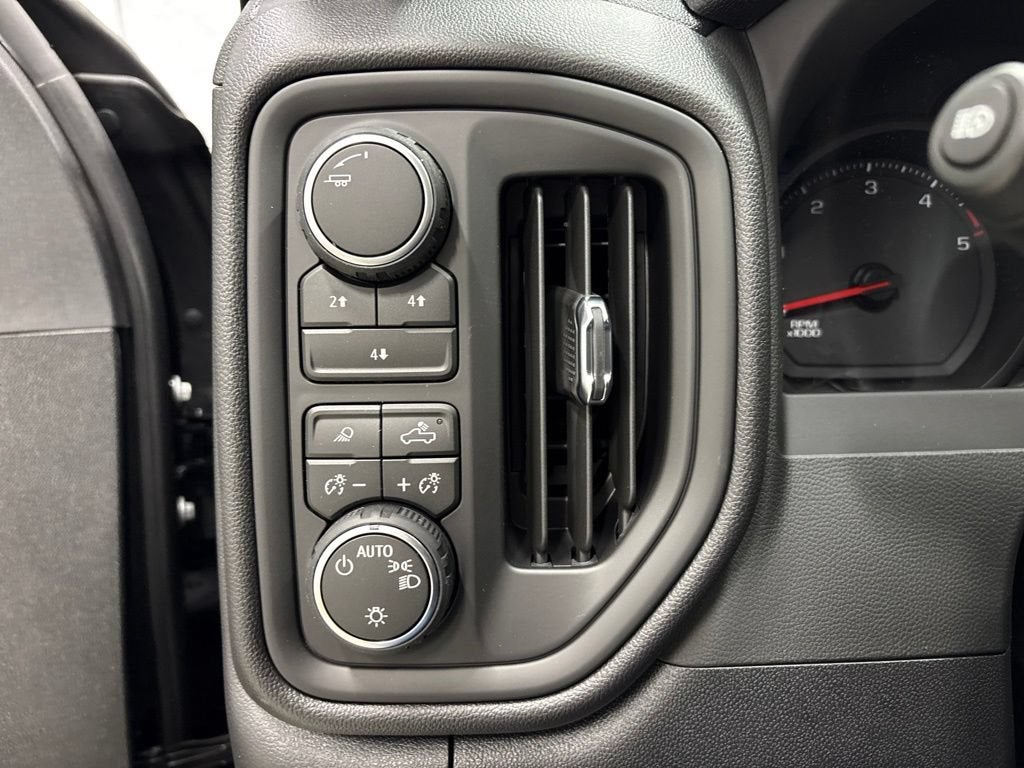 2026 Chevrolet Silverado 2500 HD Custom Crew Cab Long Box 4WD