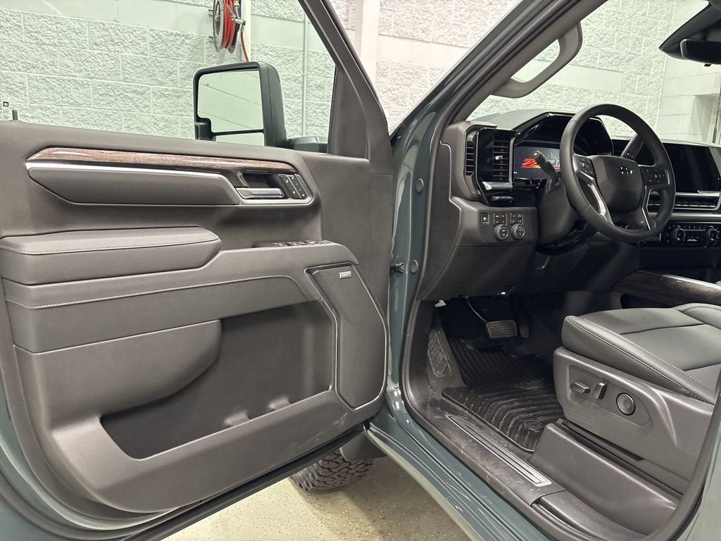 2026 Chevrolet Silverado 2500 HD LTZ Crew Cab Standard Box 4WD