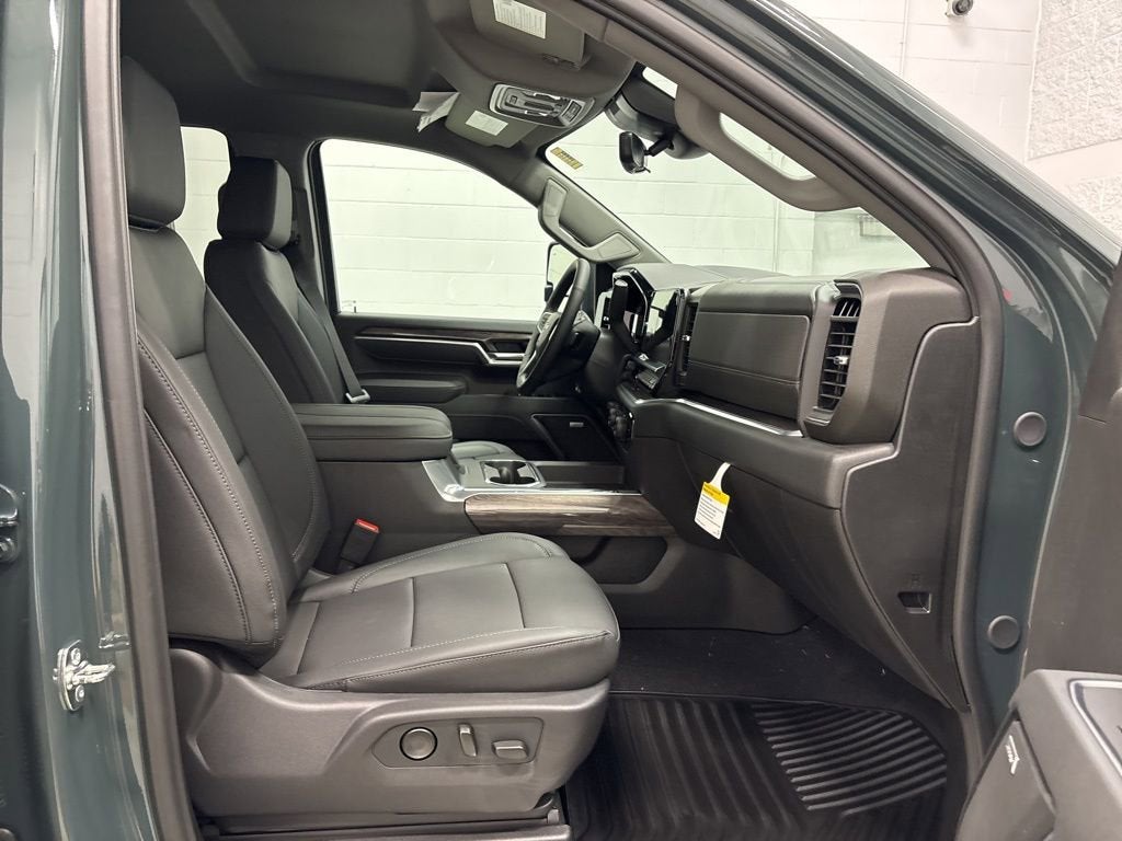 2026 Chevrolet Silverado 2500 HD LTZ Crew Cab Standard Box 4WD