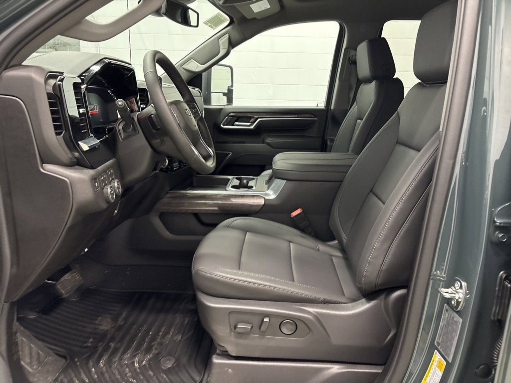 2026 Chevrolet Silverado 2500 HD LTZ Crew Cab Standard Box 4WD