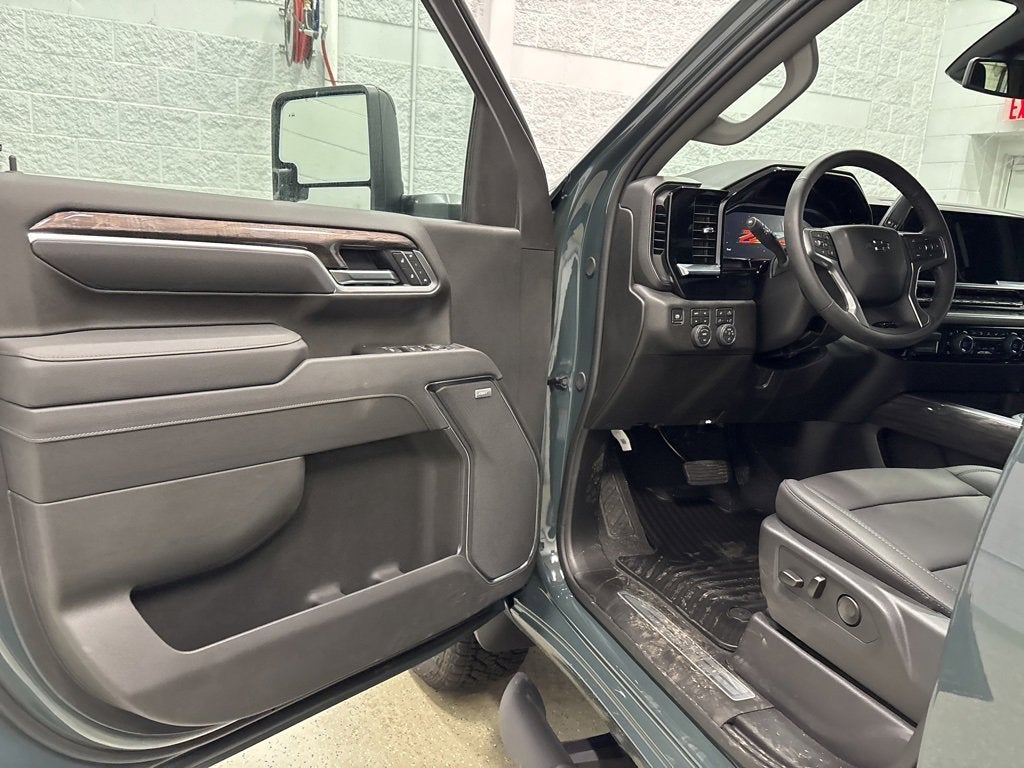 2026 Chevrolet Silverado 2500 HD LTZ Crew Cab Standard Box 4WD