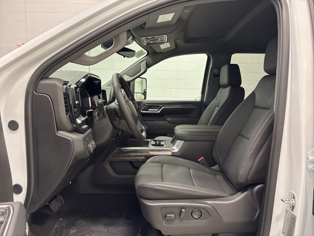 2026 Chevrolet Silverado 2500 HD LTZ Crew Cab Standard Box 4WD