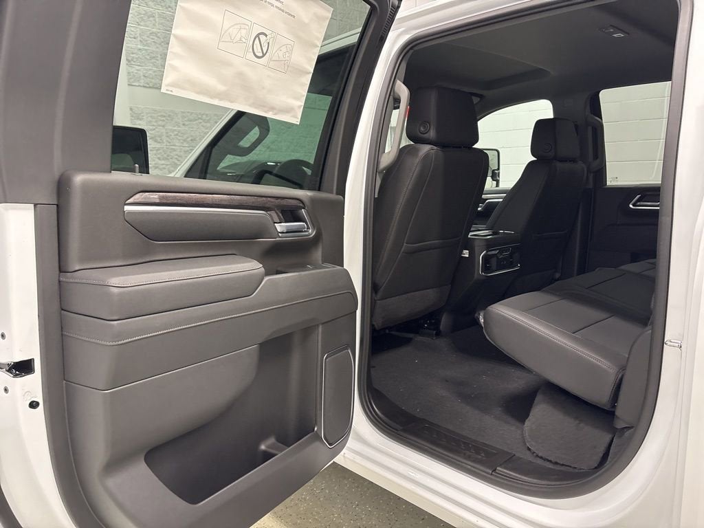 2026 Chevrolet Silverado 2500 HD LTZ Crew Cab Standard Box 4WD
