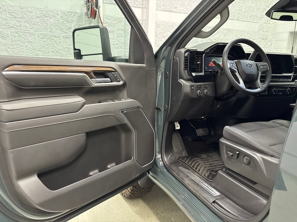 2026 Chevrolet Silverado 3500 HD LT Crew Cab Standard Box 4WD