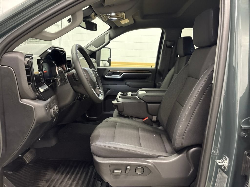 2026 Chevrolet Silverado 3500 HD LT Crew Cab Standard Box 4WD