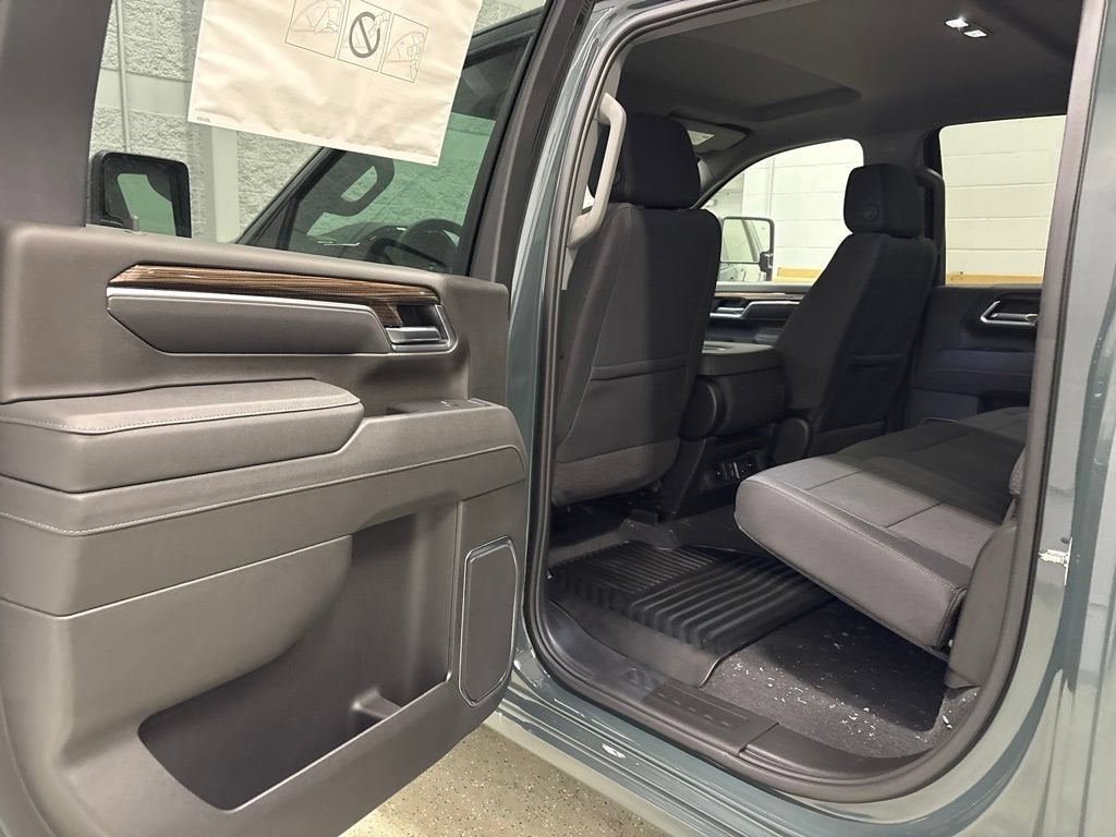 2026 Chevrolet Silverado 3500 HD LT Crew Cab Standard Box 4WD