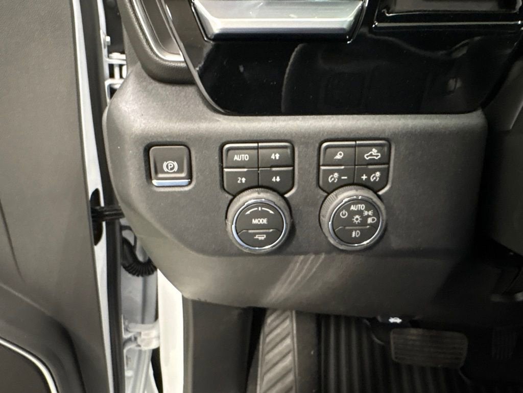 2026 Chevrolet Silverado 3500 HD LT Crew Cab Long Box 4WD