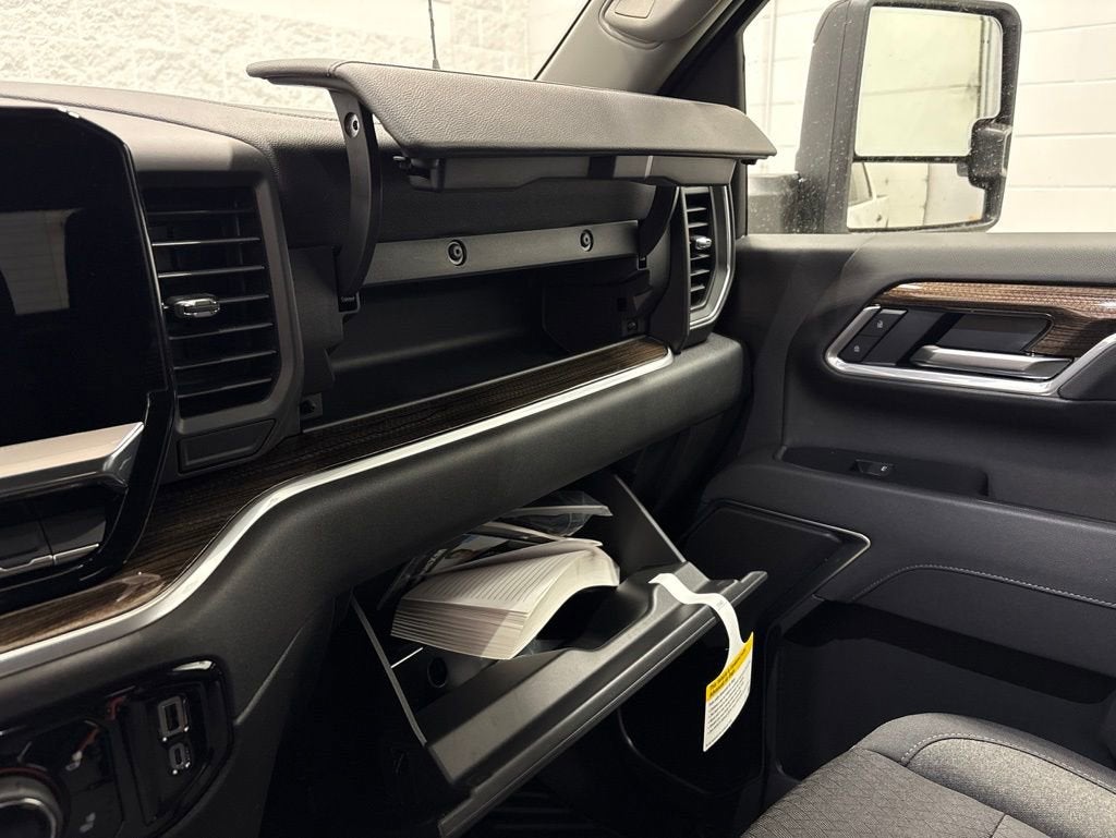 2026 Chevrolet Silverado 3500 HD LT Crew Cab Long Box 4WD
