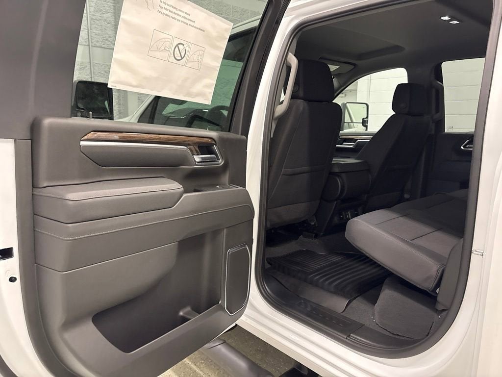 2026 Chevrolet Silverado 3500 HD LT Crew Cab Long Box 4WD