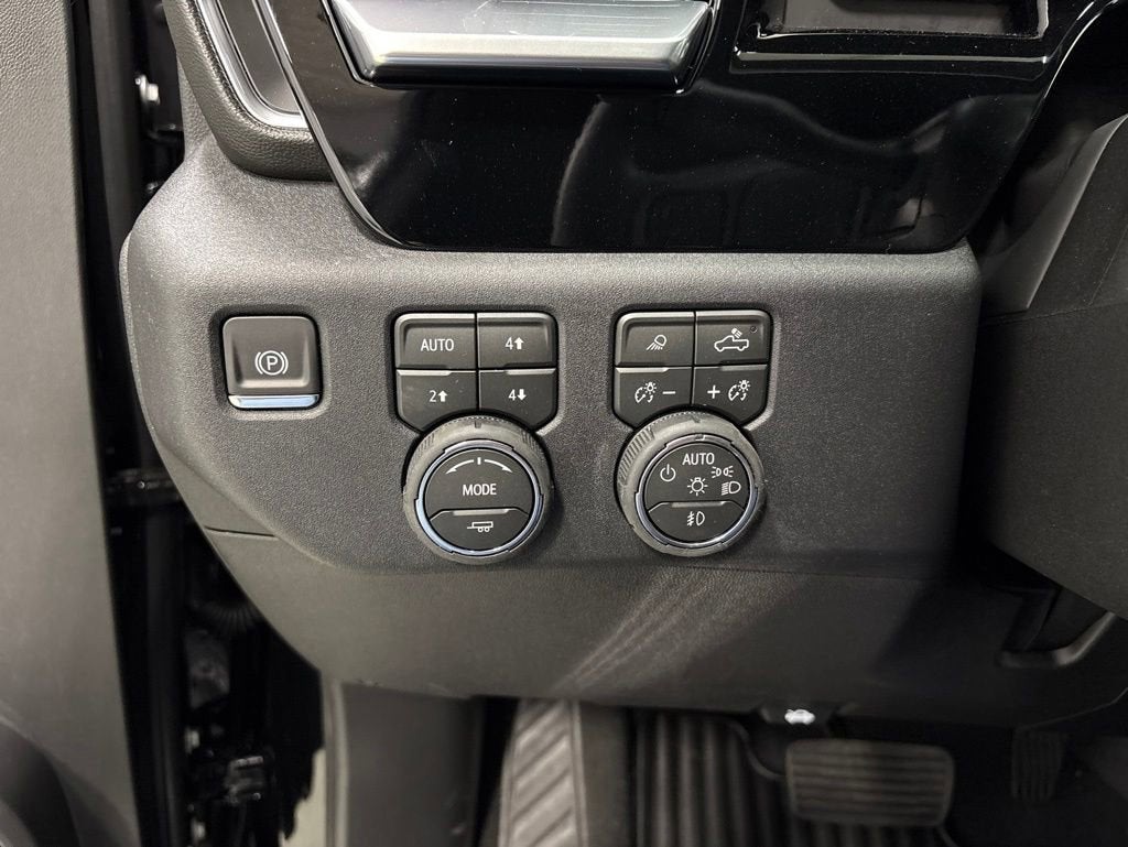 2026 Chevrolet Silverado 3500 HD LT Crew Cab Long Box 4WD