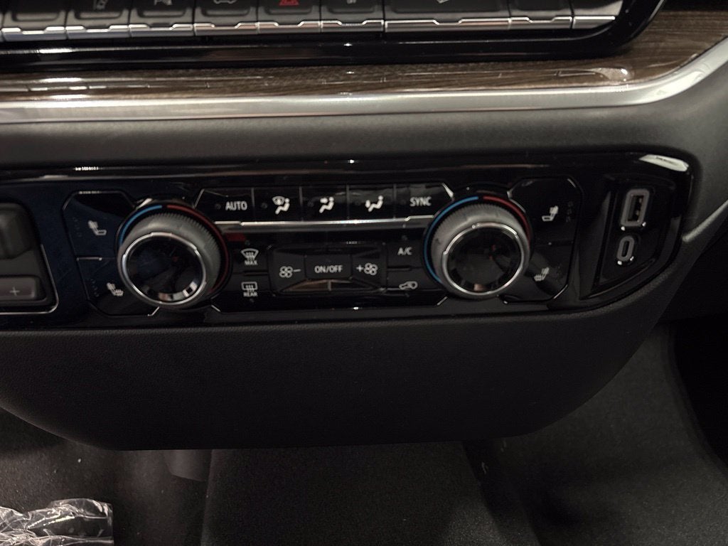 2026 Chevrolet Silverado 3500 HD LT Crew Cab Standard Box 4WD