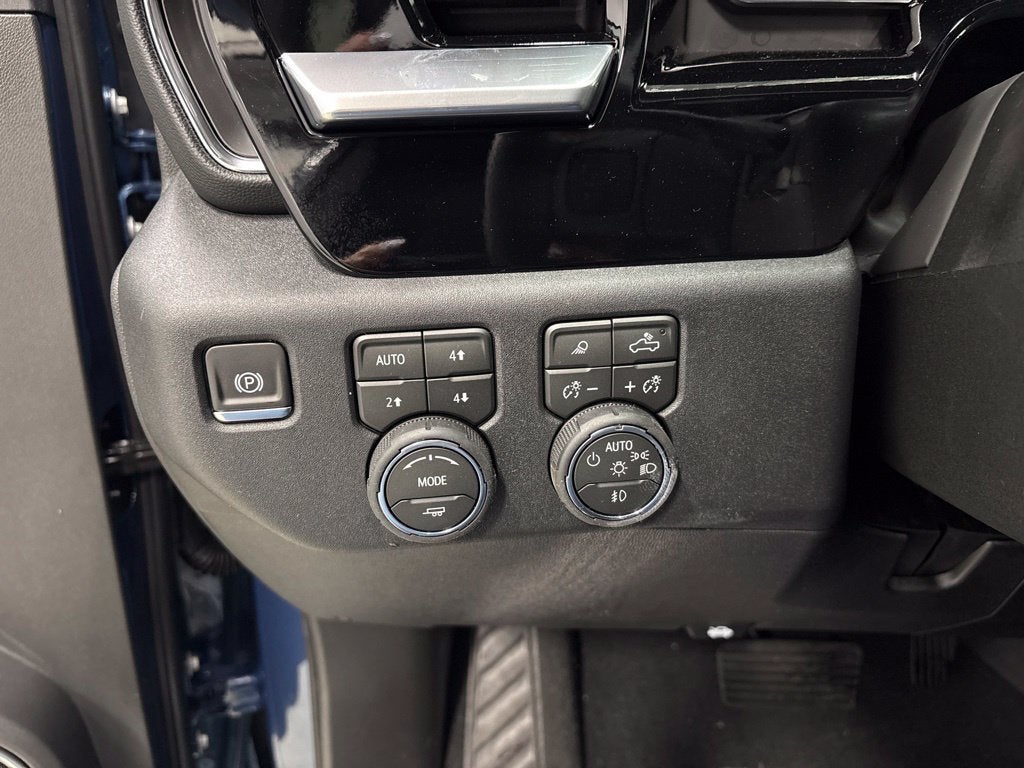 2026 Chevrolet Silverado 3500 HD LT Crew Cab Standard Box 4WD