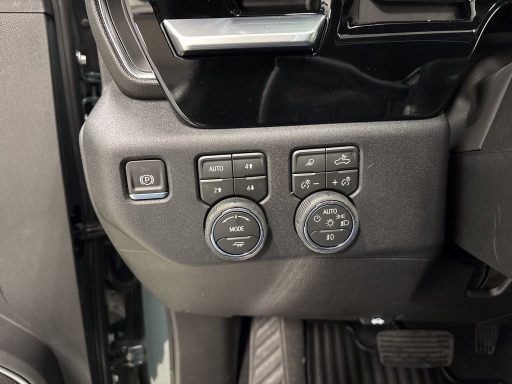 2026 Chevrolet Silverado 3500 HD LT Crew Cab Standard Box 4WD
