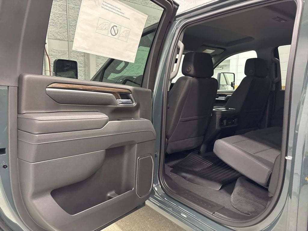 2026 Chevrolet Silverado 3500 HD LT Crew Cab Standard Box 4WD