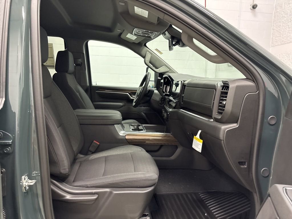 2026 Chevrolet Silverado 3500 HD LT Crew Cab Standard Box 4WD
