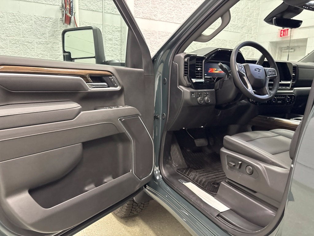 2026 Chevrolet Silverado 3500 HD LT Crew Cab Standard Box 4WD