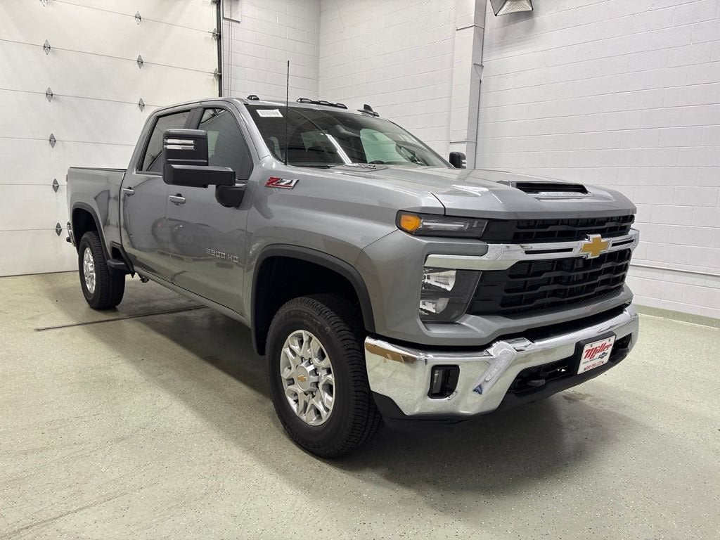 2026 Chevrolet Silverado 3500 HD LT Crew Cab Standard Box 4WD