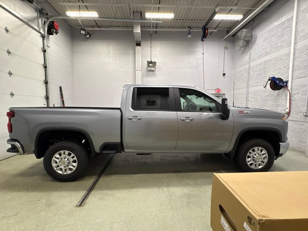 2026 Chevrolet Silverado 3500 HD LT Crew Cab Standard Box 4WD