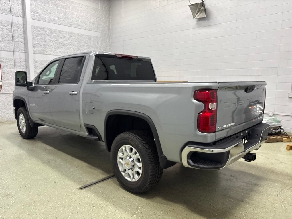 2026 Chevrolet Silverado 3500 HD LT Crew Cab Standard Box 4WD